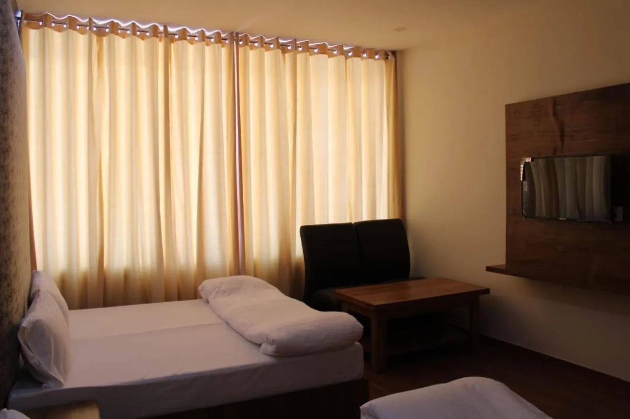Hotel Black Diamond Mohali 2*,